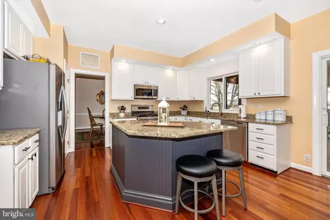 Kitchen - 17918 Hickman St, Poolesville, MD 20837 photo 1 of 5