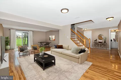 Living - 17918 Hickman St, Poolesville, MD 20837 photo 5 of 6