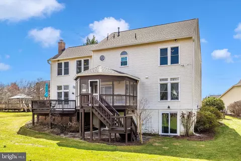 Exterior - 17918 Hickman St, Poolesville, MD 20837 photo 8 of 19