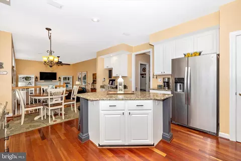 Kitchen - 17918 Hickman St, Poolesville, MD 20837 photo 3 of 5