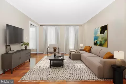 Living - 17918 Hickman St, Poolesville, MD 20837 photo 2 of 6
