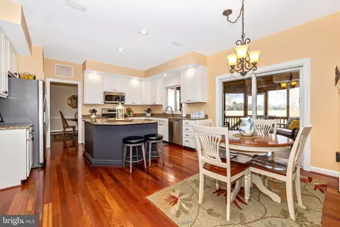Kitchen - 17918 Hickman St, Poolesville, MD 20837 photo 5 of 5