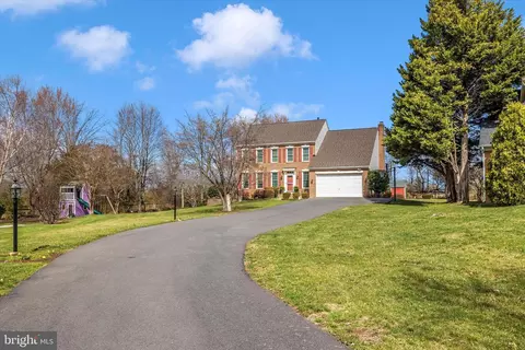 Exterior - 17918 Hickman St, Poolesville, MD 20837 photo 11 of 19