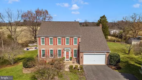 Exterior - 17918 Hickman St, Poolesville, MD 20837 photo 6 of 19