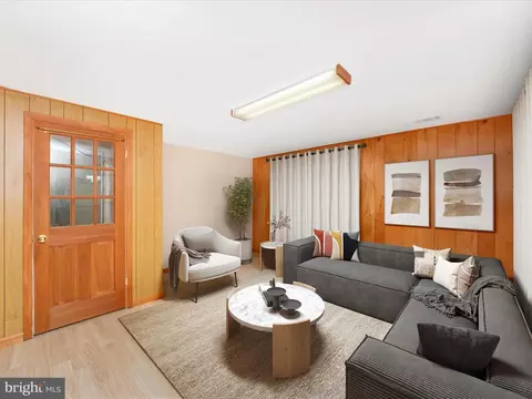 Living - 717 Lowander Ln, Silver Spring, MD 20901 photo 2 of 3