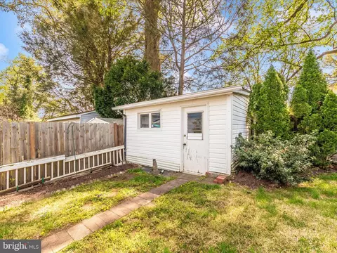Exterior - 717 Lowander Ln, Silver Spring, MD 20901 photo 3 of 6