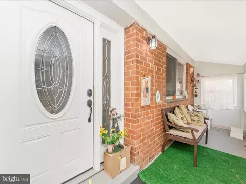 Entry Way - 717 Lowander Ln, Silver Spring, MD 20901 photo 1 of 2
