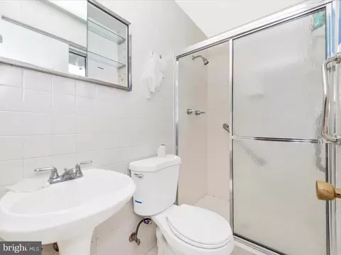 Bath - 717 Lowander Ln, Silver Spring, MD 20901 photo 1 of 4