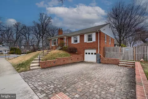 Exterior - 9715 Saxony Rd, Silver Spring, MD 20910 photo 2 of 4