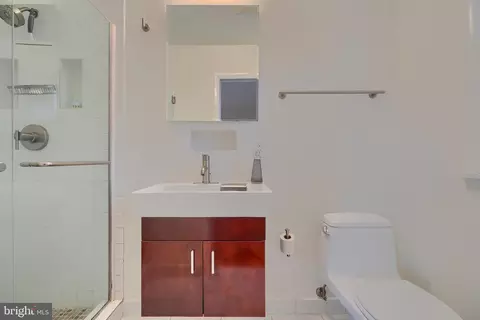 Bath - 9715 Saxony Rd, Silver Spring, MD 20910 photo 3 of 5