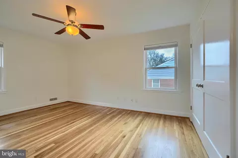 Bedroom - 9715 Saxony Rd, Silver Spring, MD 20910 photo 3 of 4
