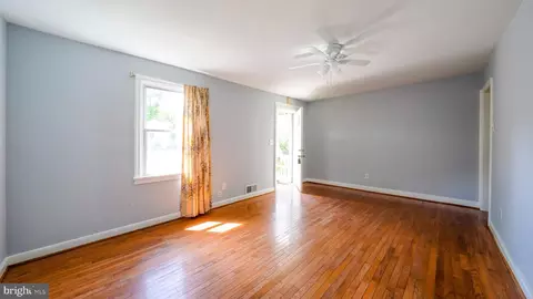 Living - 3005 Newton St, Silver Spring, MD 20902 photo 1 of 2