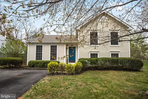 20820 Scottsbury Dr, Germantown, MD 20876