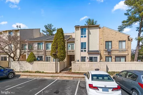 10009 Ridgeline Dr, Gaithersburg, MD 20886