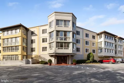 14805 Pennfield Cir #104, Silver Spring, MD 20906
