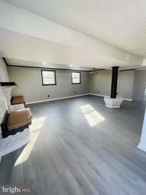 Living - 15229 Barnesville Rd, Boyds, MD 20841 photo 1 of 1