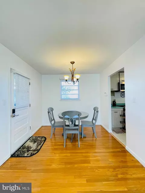 Dining - 15229 Barnesville Rd, Boyds, MD 20841 photo 1 of 2