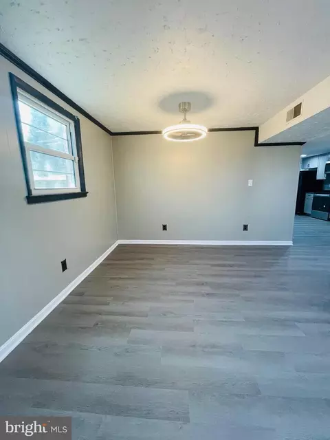 Dining - 15229 Barnesville Rd, Boyds, MD 20841 photo 2 of 2