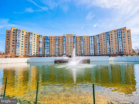 3330 N Leisure World Blvd #5-1017, Silver Spring, MD 20906