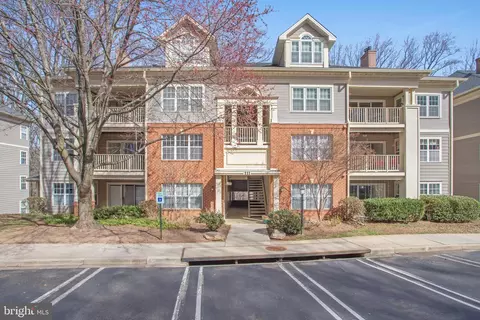111 Timberbrook Ln #201, Gaithersburg, MD 20878