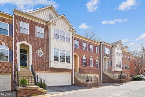 2041 Ashleigh Woods Ct, Rockville, MD 20851