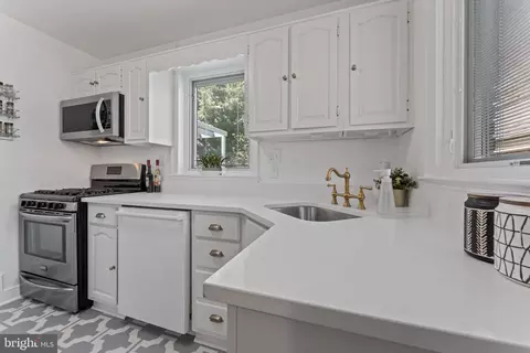 9906 Rogart Rd, Silver Spring, MD 20901 photo 18