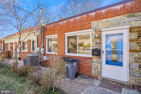 223 N Adams St, Rockville, MD 20850