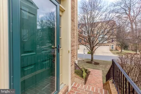 1709 Leighton Wood Ln, Silver Spring, MD 20910 photo 4