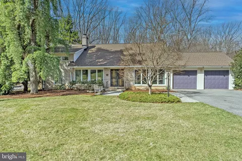 359 Scott Dr, Silver Spring, MD 20904