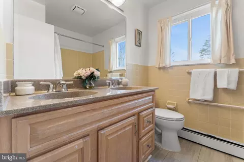 Bath - 359 Scott Dr, Silver Spring, MD 20904 photo 4 of 4