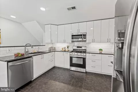 Kitchen - 359 Scott Dr, Silver Spring, MD 20904 photo 2 of 5
