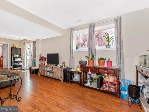 Living - 26809 Dix St, Damascus, MD 20872 photo 6 of 8