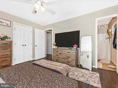 Bedroom - 26809 Dix St, Damascus, MD 20872 photo 3 of 12