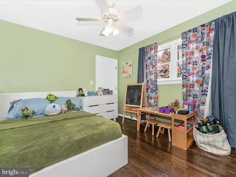 Bedroom - 26809 Dix St, Damascus, MD 20872 photo 5 of 12