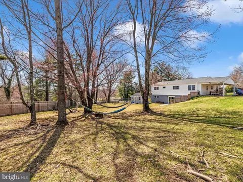 Exterior - 26809 Dix St, Damascus, MD 20872 photo 6 of 9