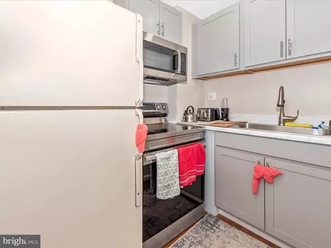 Kitchen - 26809 Dix St, Damascus, MD 20872 photo 4 of 4