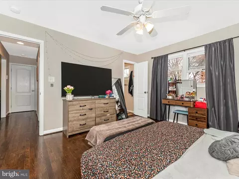 Bedroom - 26809 Dix St, Damascus, MD 20872 photo 2 of 12