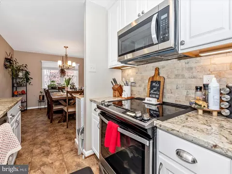 Kitchen - 26809 Dix St, Damascus, MD 20872 photo 3 of 4