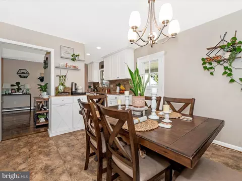 Dining - 26809 Dix St, Damascus, MD 20872 photo 2 of 4