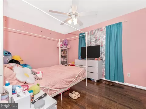 Bedroom - 26809 Dix St, Damascus, MD 20872 photo 7 of 12