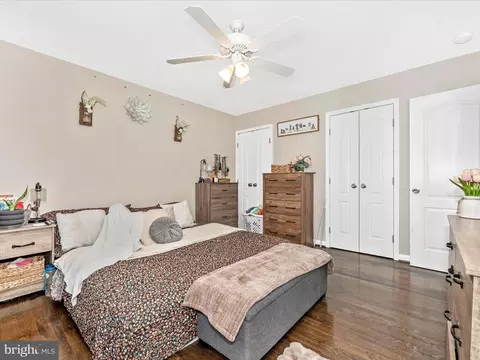 Bedroom - 26809 Dix St, Damascus, MD 20872 photo 4 of 12