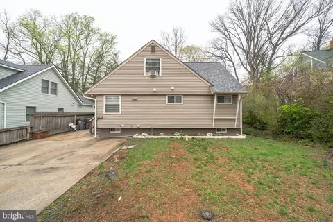 524 Calvin Ln, Rockville, MD 20851