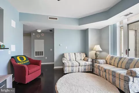 Living - 930 Wayne Ave #1407, Silver Spring, MD 20910 photo 3 of 5