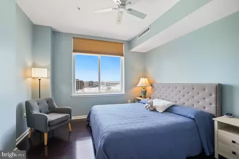 Bedroom - 930 Wayne Ave #1407, Silver Spring, MD 20910 photo 2 of 4