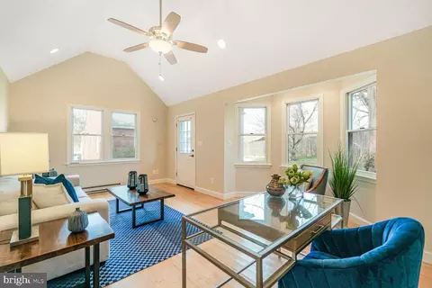 9213 Bradford Rd, Silver Spring, MD 20901 photo 4