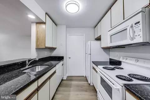 3321 Sir Thomas Dr #12, Silver Spring, MD 20904 photo 8