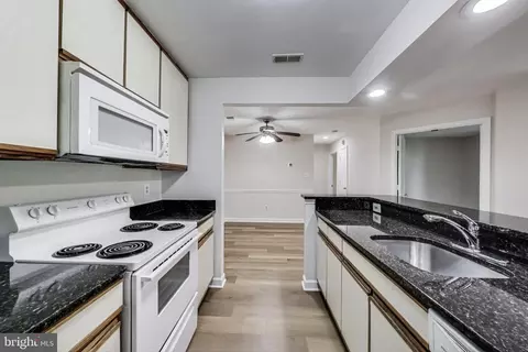 3321 Sir Thomas Dr #12, Silver Spring, MD 20904 photo 2