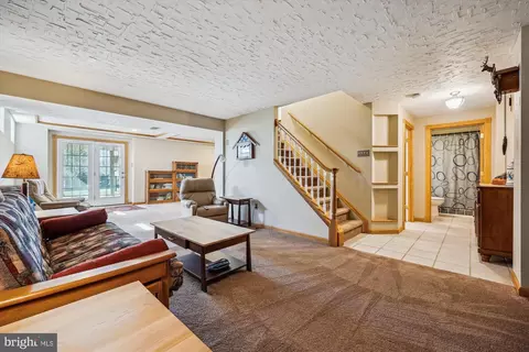 Entry Way - 19507 Conlon Ct, Poolesville, MD 20837 photo 5 of 5