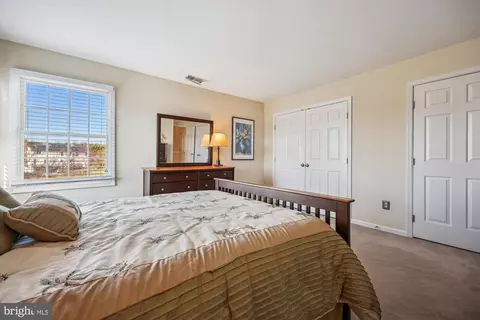 Bedroom - 19507 Conlon Ct, Poolesville, MD 20837 photo 6 of 10