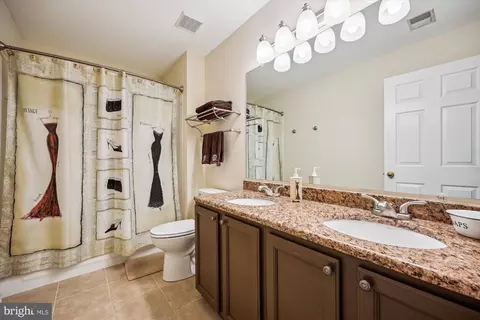 Bath - 19507 Conlon Ct, Poolesville, MD 20837 photo 2 of 3